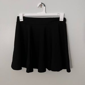 Black Skater Skirt in Womens XL